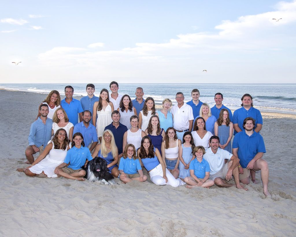 photographer of large family groups in Corolla NC